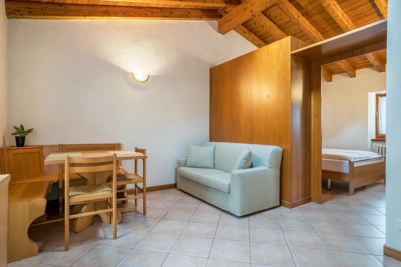 Casa Carlotta Apartment มัลเชซิเน ภายนอก รูปภาพ
