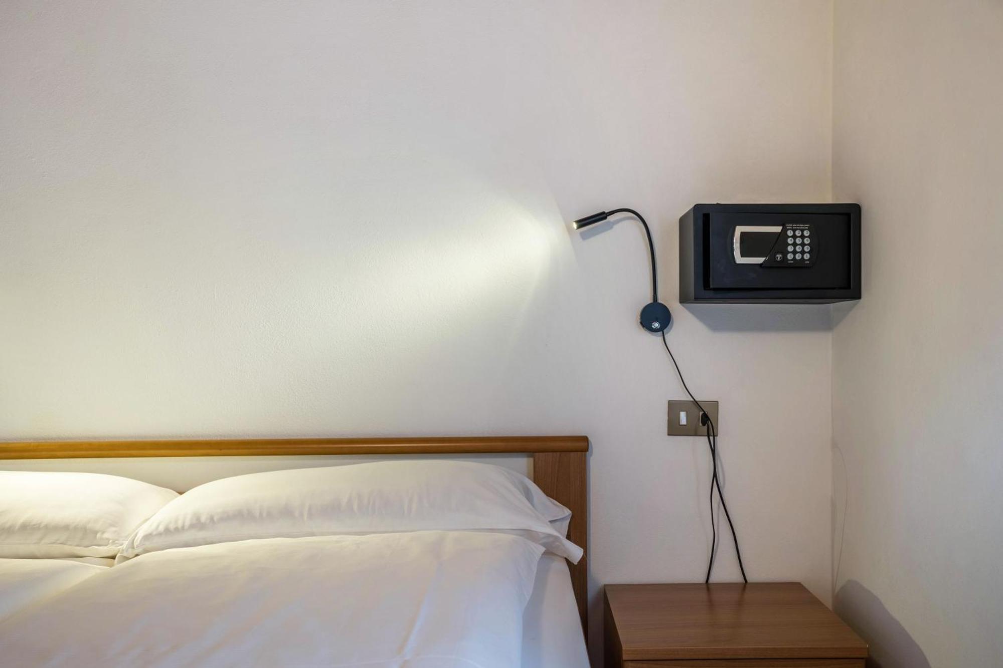 Casa Carlotta Apartment มัลเชซิเน ภายนอก รูปภาพ