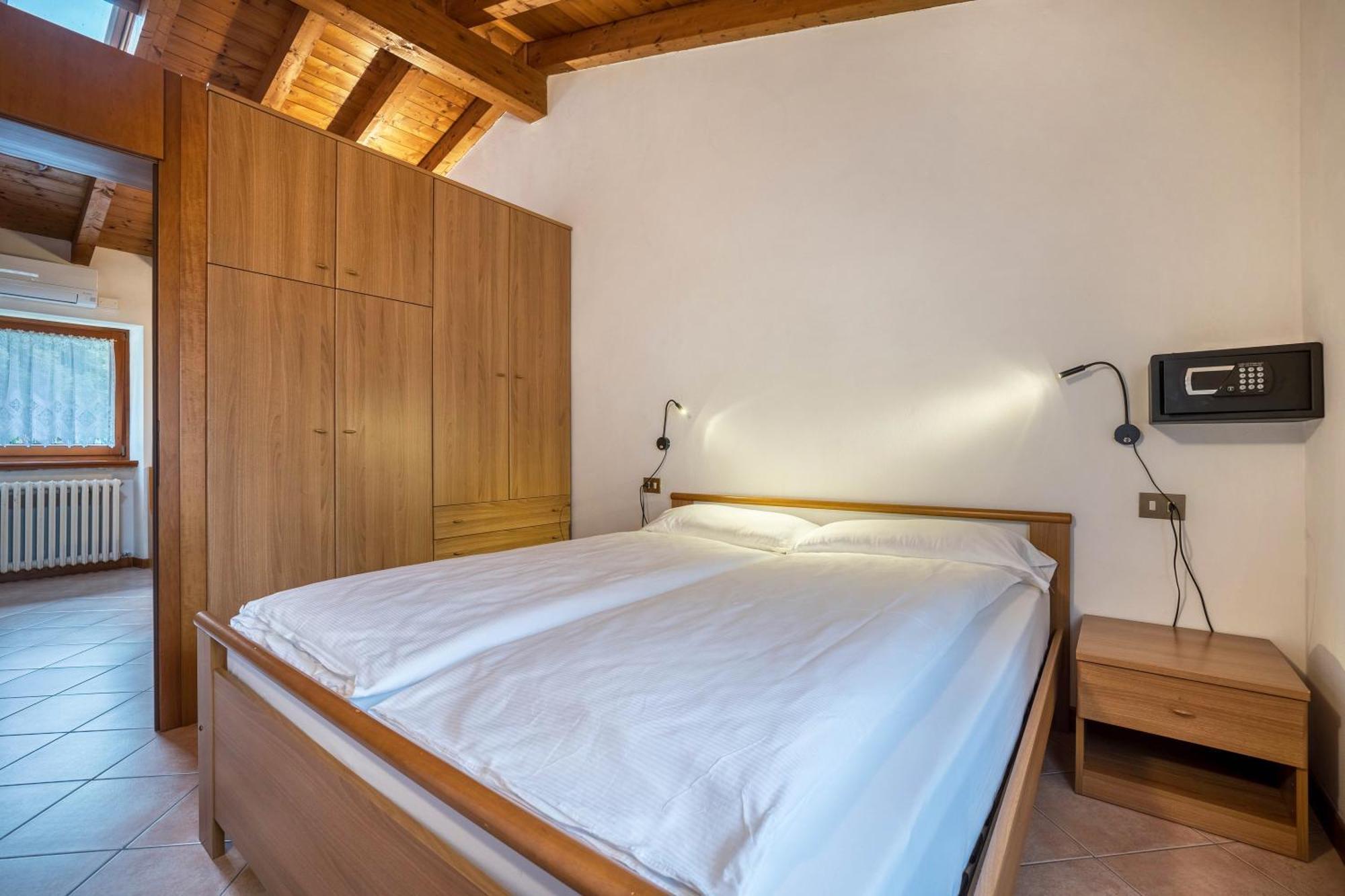 Casa Carlotta Apartment มัลเชซิเน ภายนอก รูปภาพ